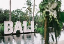 Tropical Green Glam by Louloudi Wedding & Events Stylist