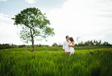 Andrew & Oksana Engagement by Tropics Bali Photography