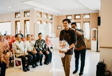 ochi and irfan engagement by artari photography