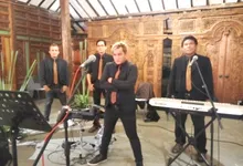 Performance AKUSTIK di Rumah Sarwono tgl 24Nop18 Malam by Bafoti Musik Entertainment