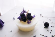 Cupcake Candle - Lavender by Lumiere Light Souvenirs