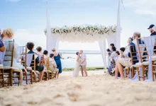 Intimate Beach Wedding by Mariyasa