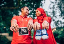 Dhina + Isron // Maternity Outdoor Shoot by One43images