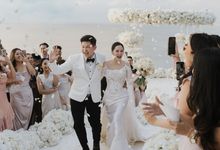 Dream Wedding Alert, Pernikahan Serba Putih Ridwan & Evelyne di AYANA Resort Bali by Vowever Wedding Planner
